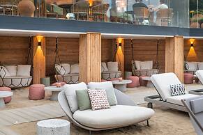 Harbour Beach Club & Hotel