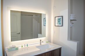 Holiday Inn Omaha Downtown - Waterpark by IHG