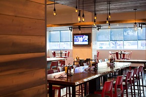 Holiday Inn Omaha Downtown - Waterpark by IHG