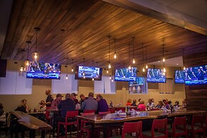 Holiday Inn Omaha Downtown - Waterpark by IHG