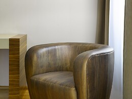 The ICON Hotel & Lounge