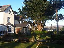 Cadwgan House Hotel