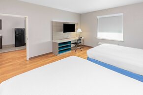 Days Inn & Suites by Wyndham San Antonio near Frost Bank Center