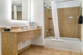 Country Inn & Suites by Radisson, Rossford - Toledo South