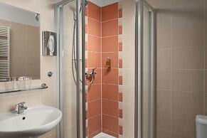 Amigo City Centre Hotel