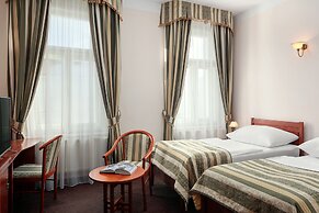 Amigo City Centre Hotel