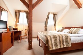 Amigo City Centre Hotel