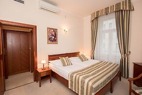 Amigo City Centre Hotel