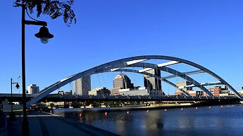 Staybridge Suites Rochester University by IHG