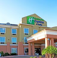 Holiday Inn Express Jourdanton - Pleasanton by IHG