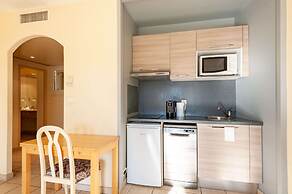 ResidHotel Golf Grand Avignon