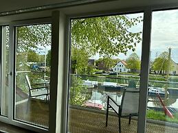 Hotel Schöne Aussicht, Stilvoll modern, direkt am Rüstersieler Hafen