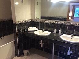 Hunters Lodge Inn
