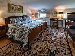 The Neighbour House B&B