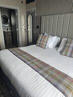 The Knowes Hotel & Restaurant