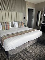 The Knowes Hotel & Restaurant