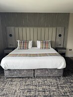 The Knowes Hotel & Restaurant