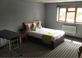 Happy Guests Lodge