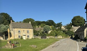 Guiting Guest House