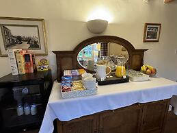 Guiting Guest House