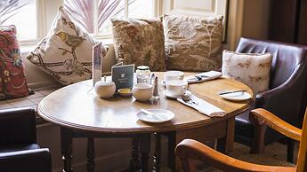 Luttrell Arms Hotel