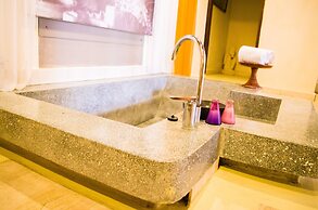 The Mansion Resort Hotel & Spa