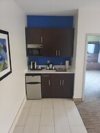 Holiday Inn Express Hotel and Suites of Opelika/Auburn by IHG