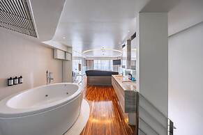 Hotel Baraquda Pattaya By Heeton