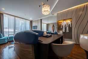 Hotel Baraquda Pattaya By Heeton