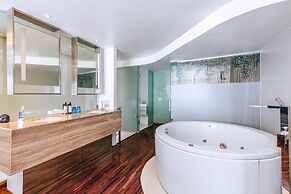 Hotel Baraquda Pattaya By Heeton