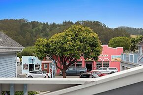BytheSea Inn