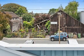 BytheSea Inn