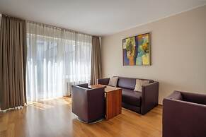 Pakat Suites