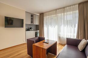 Pakat Suites