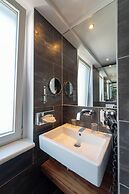 Pakat Suites