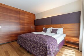 Pakat Suites