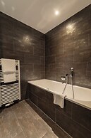 Pakat Suites
