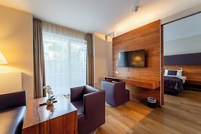 Pakat Suites