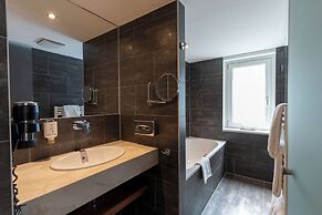 Pakat Suites