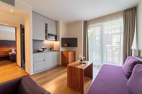 Pakat Suites