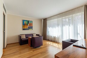 Pakat Suites