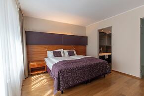 Pakat Suites