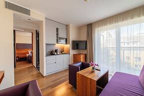 Pakat Suites