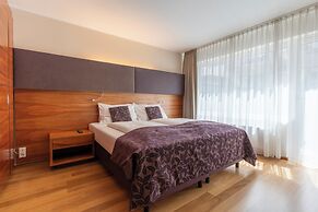 Pakat Suites