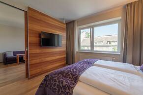 Pakat Suites