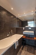 Pakat Suites
