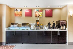 Comfort Suites Clinton near Presbyterian College