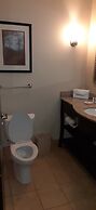 Comfort Suites Clinton near Presbyterian College
