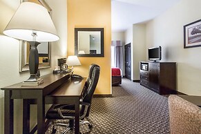 Comfort Suites Clinton near Presbyterian College