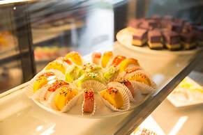 Sugar Palm Grand Hillside